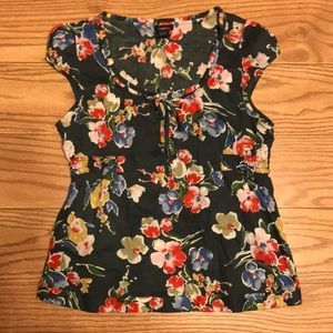 A beautiful, floral, summertime top!